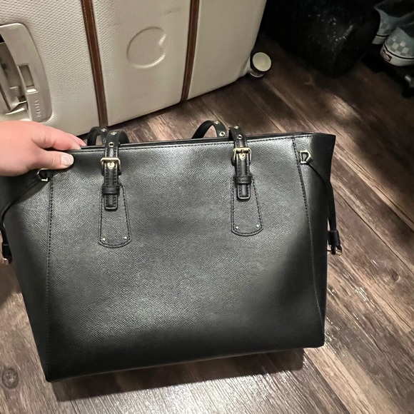 Michael lots large voyager tote - Picture 4 of 4